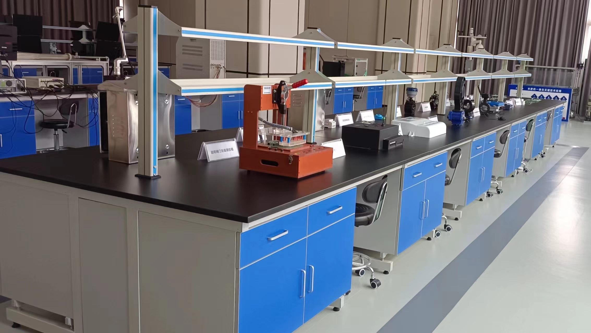 水電雙計(jì)量控制器質(zhì)量為基,服務(wù)為本,威盛機(jī)井灌溉控制器更上一層樓 水電雙計(jì)量控制器質(zhì)量為基,服務(wù)為本,威盛機(jī)井灌溉控制器更上一層樓